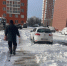Дорожные и коммунальные службы убирают снег и устраняют гололед во всех районах Кемерова - Администрация города
