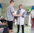 Илья Середюк, Дед Мороз и Снегурочка поздравили пациентов в детской больнице - Газета Комсомольская правда